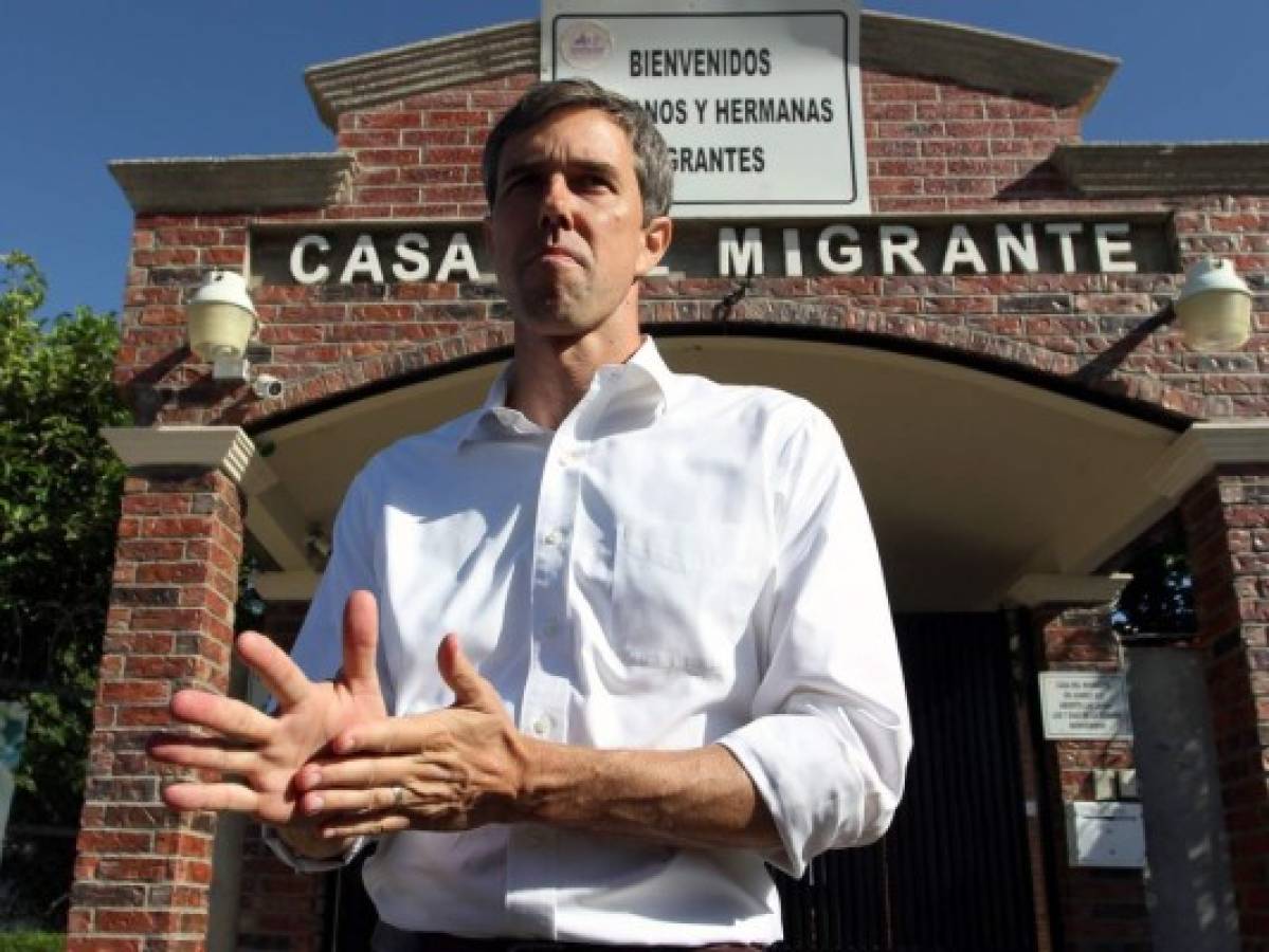 El demócrata Beto O'Rourke visitó a familias migrantes en Ciudad Juárez