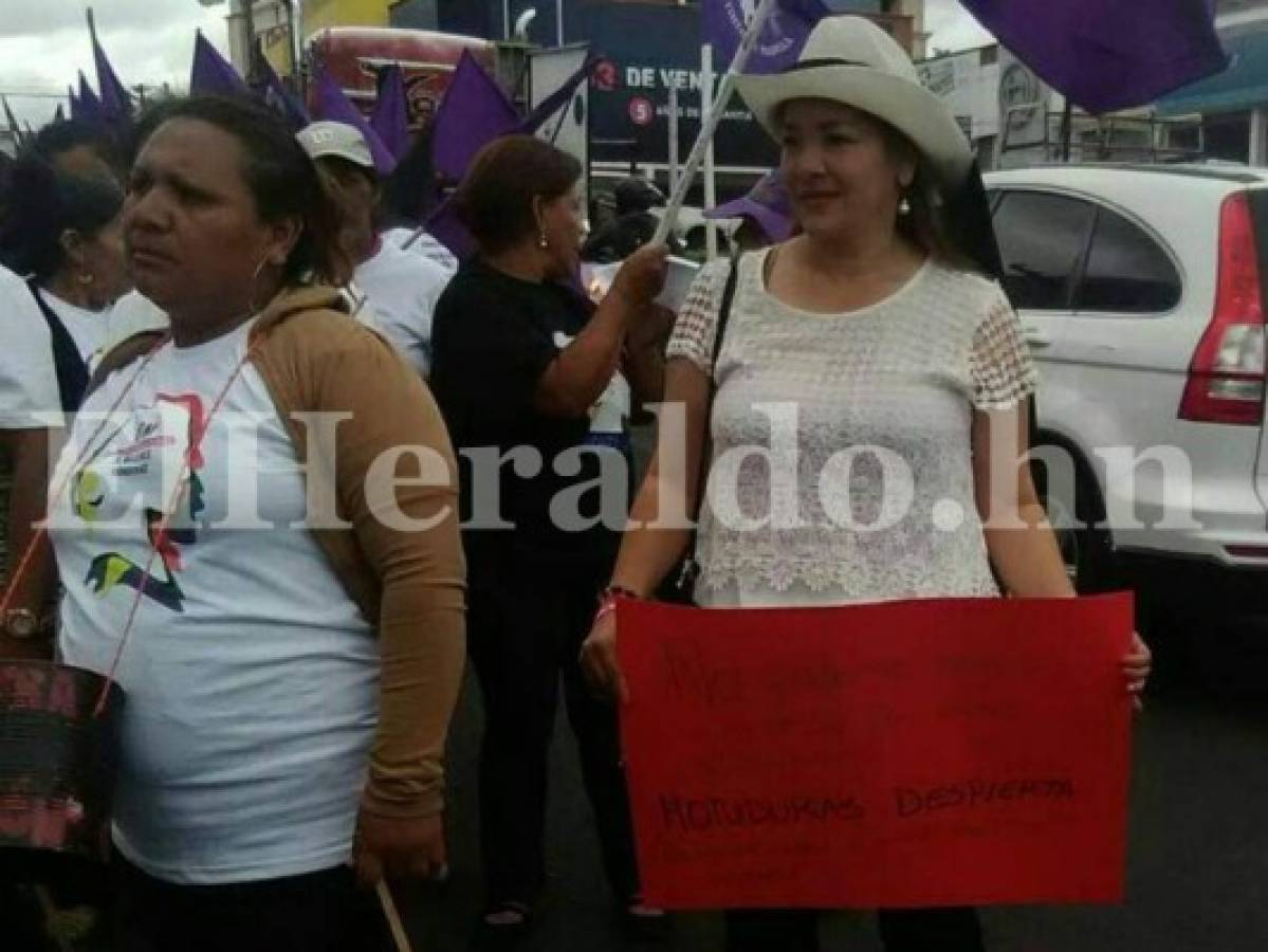 Honduras: Cientos de féminas marchan en conmemoración al Día Internacional de la Mujer
