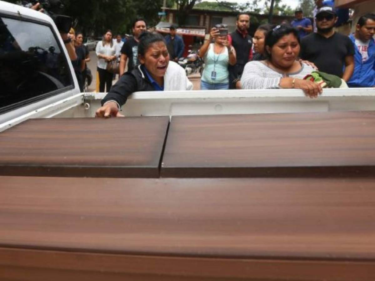 Madre de Allison, joven que murió por una bala perdida: 'Íbamos a graduarnos juntas del colegio'