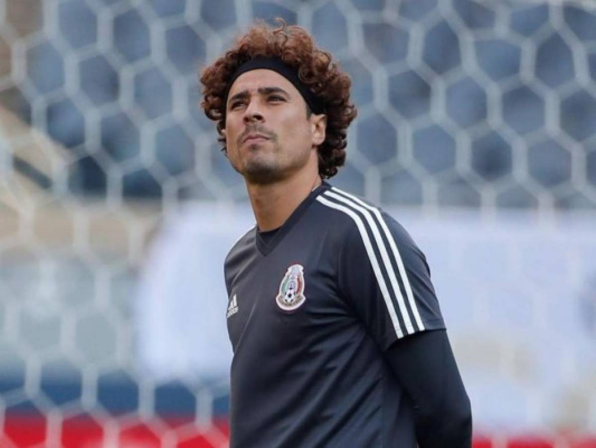 Postergan debut del guardameta Ochoa con el América de México   