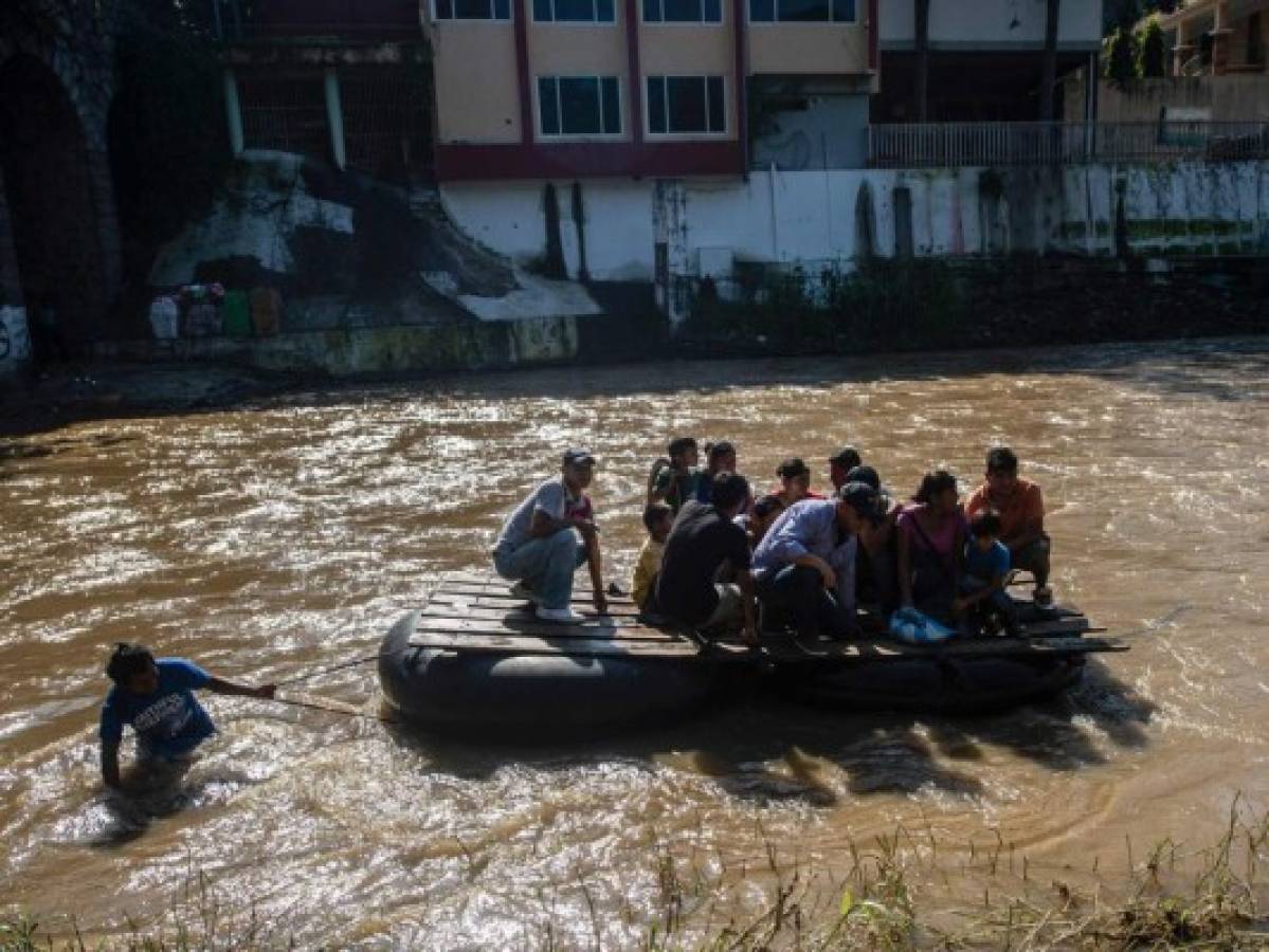 Migrante hondureño en frontera de México: 'Los que cruzan (el río) los agarran y después los deportan'
