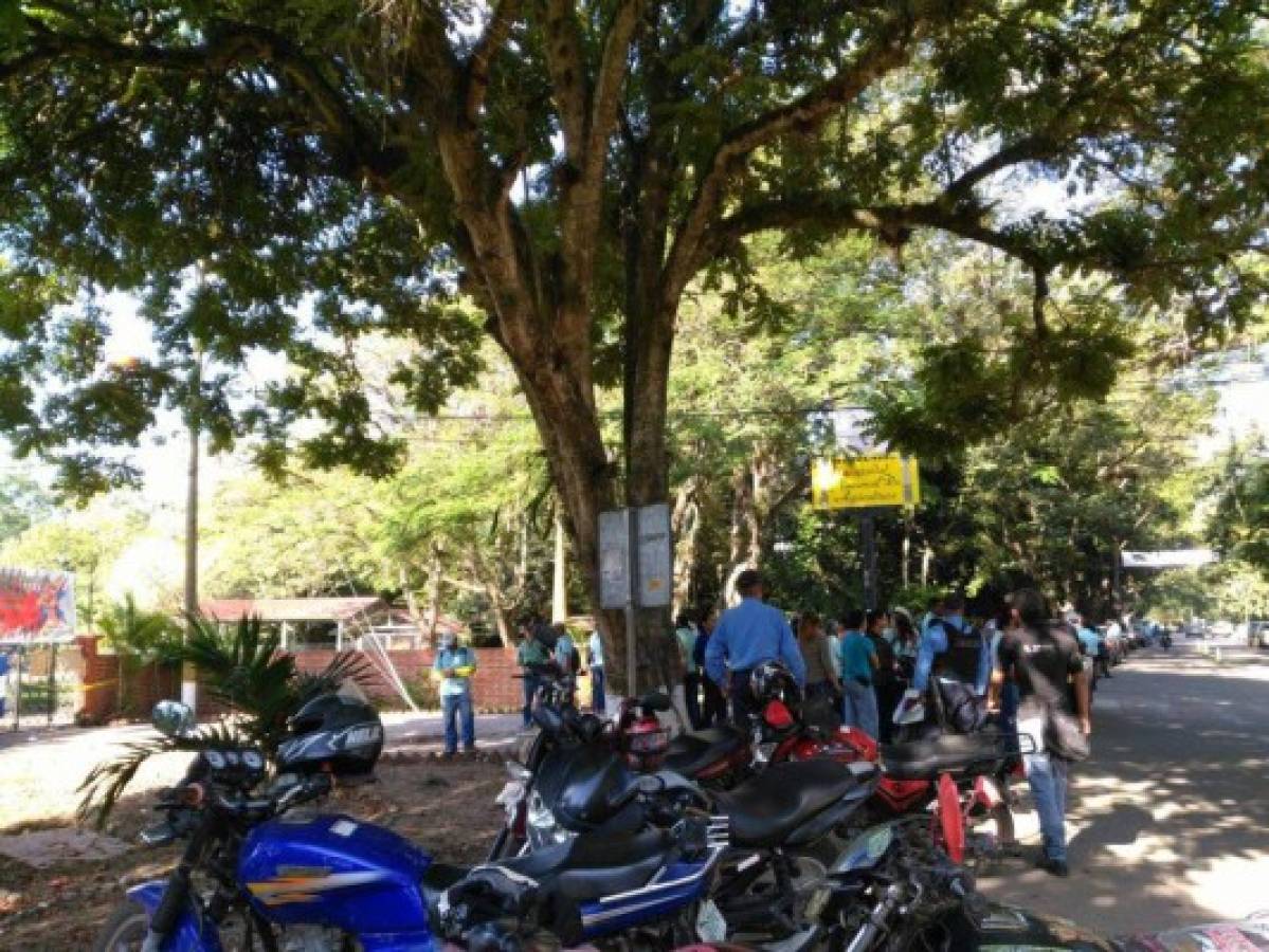 Estudiantes de la UNA denuncian agresión de autoridades