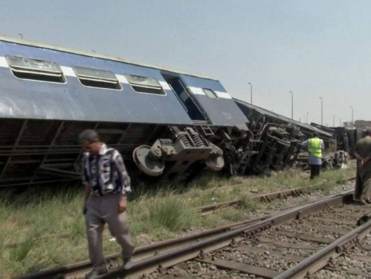 Choque de trenes deja 15 muertos y 40 heridos en Egipto  