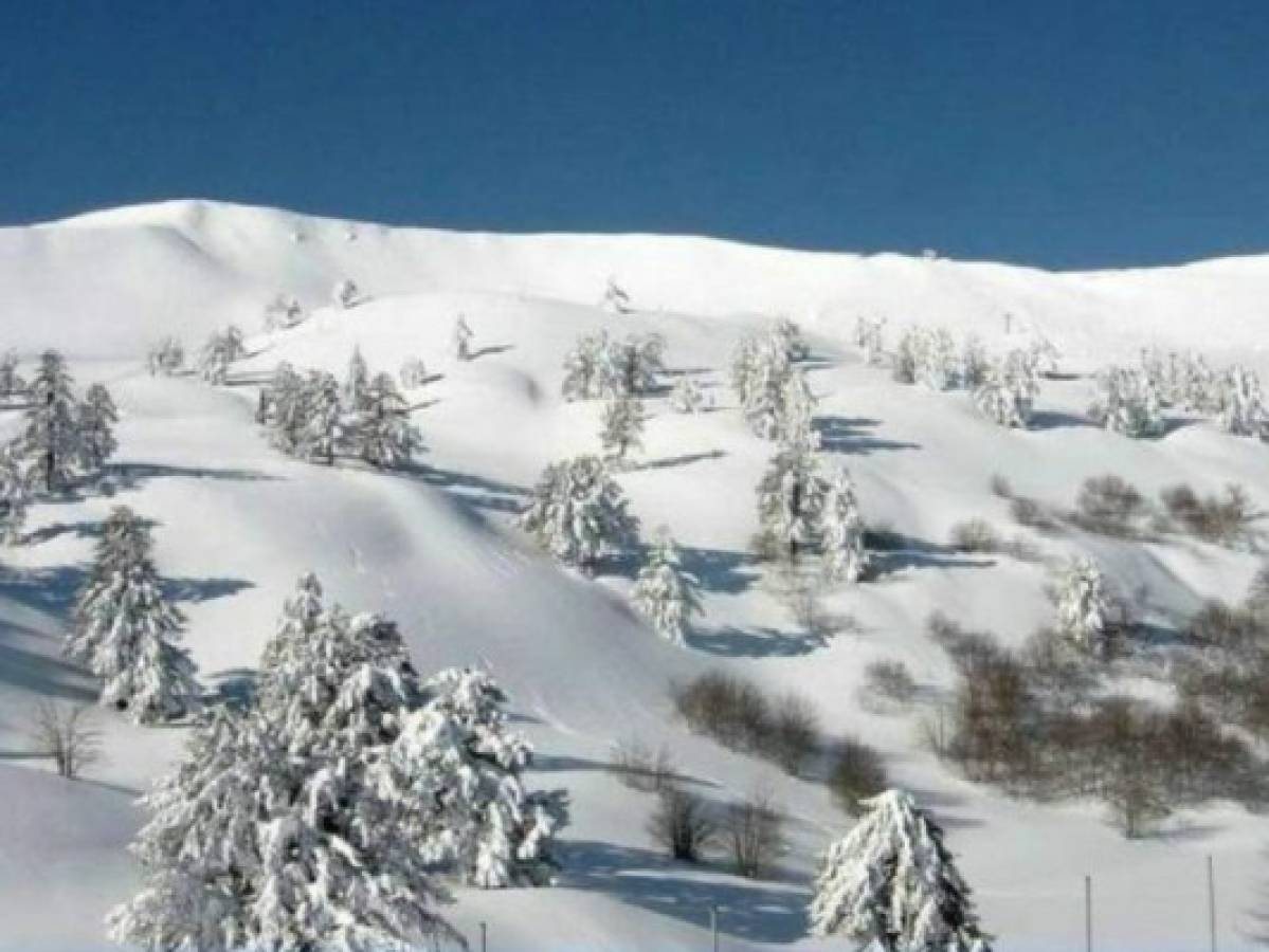 Dos montañistas mueren congelados en excursión en Grecia  