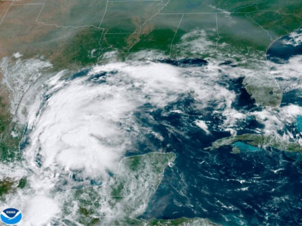 Nicholas amenaza costas del Golfo de México con lluvias