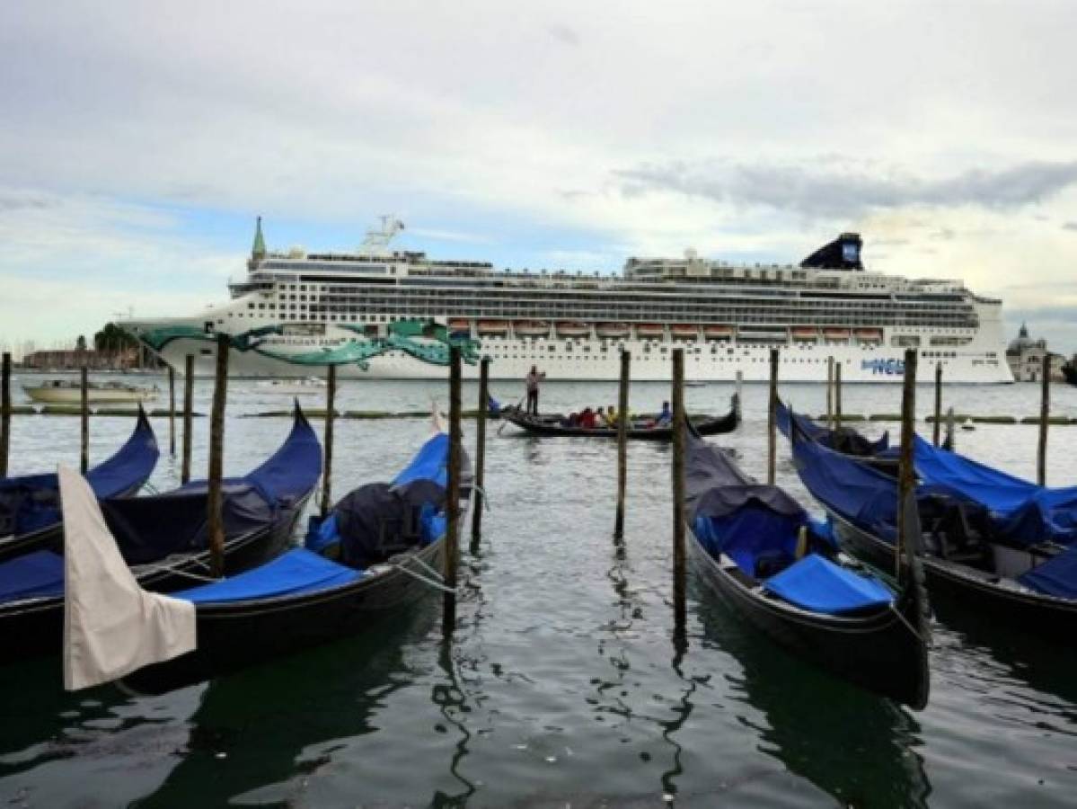 Turistas pagarán 'impuesto por desembarque' para entrar a Venecia; limitarán masas que asfixian la ciudad