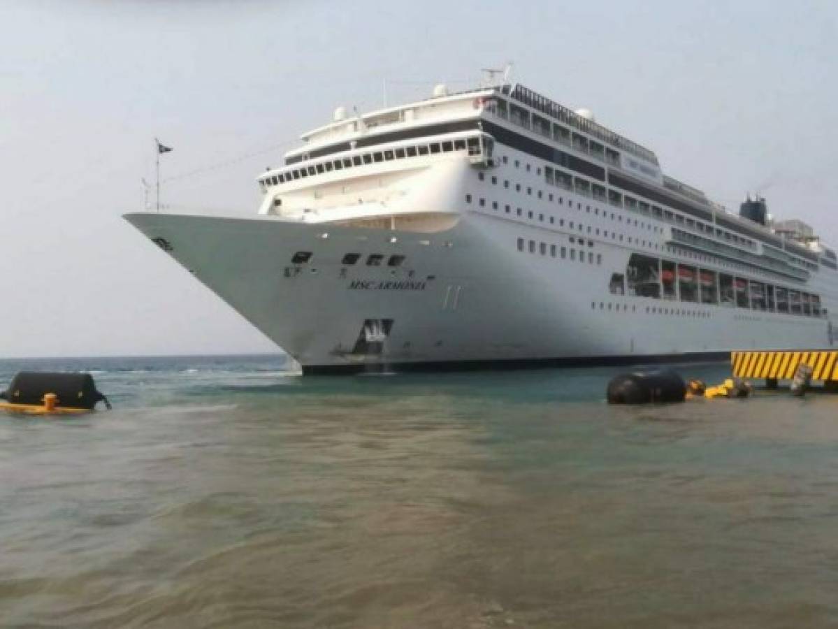 Aseguradora de crucero que se estrelló en muelle de Roatán pagará por los daños   
