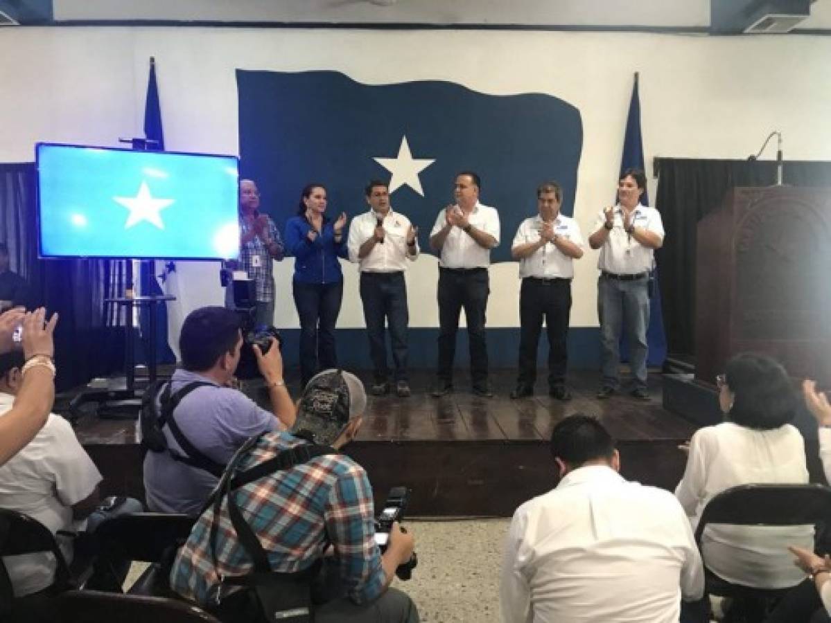 La oración de Ana García de Hernández al declarar ganador de las elecciones a Juan Orlando