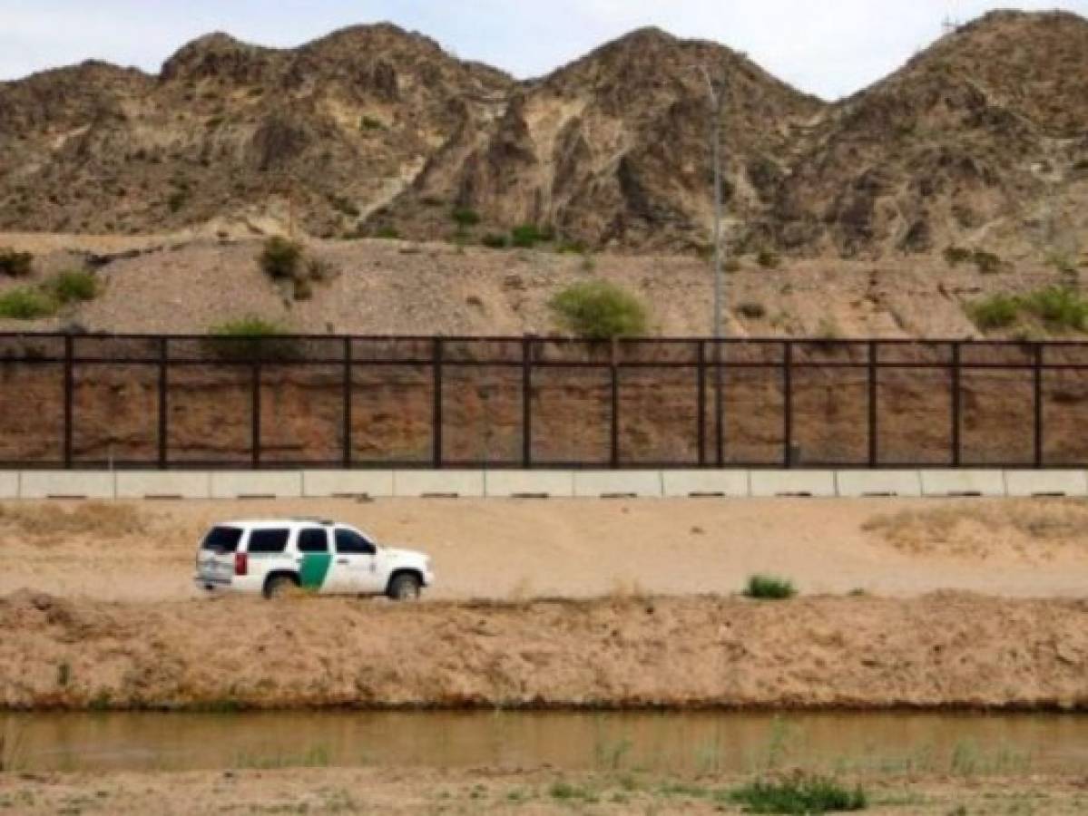 Un muerto y 5 heridos deja tiroteo en desierto de El Paso, Texas