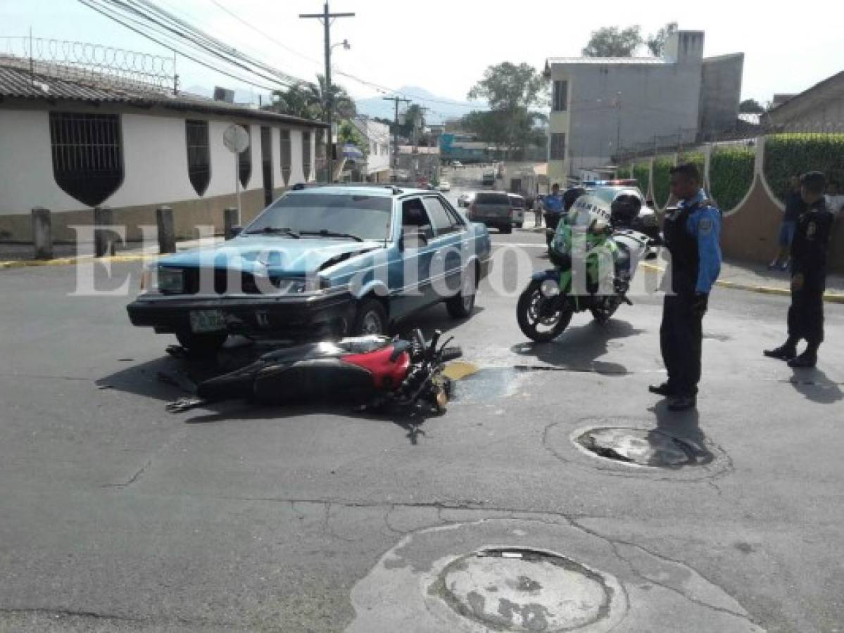 Se salva de sicarios al tirales el carro en la colonia 15 de Septiembre