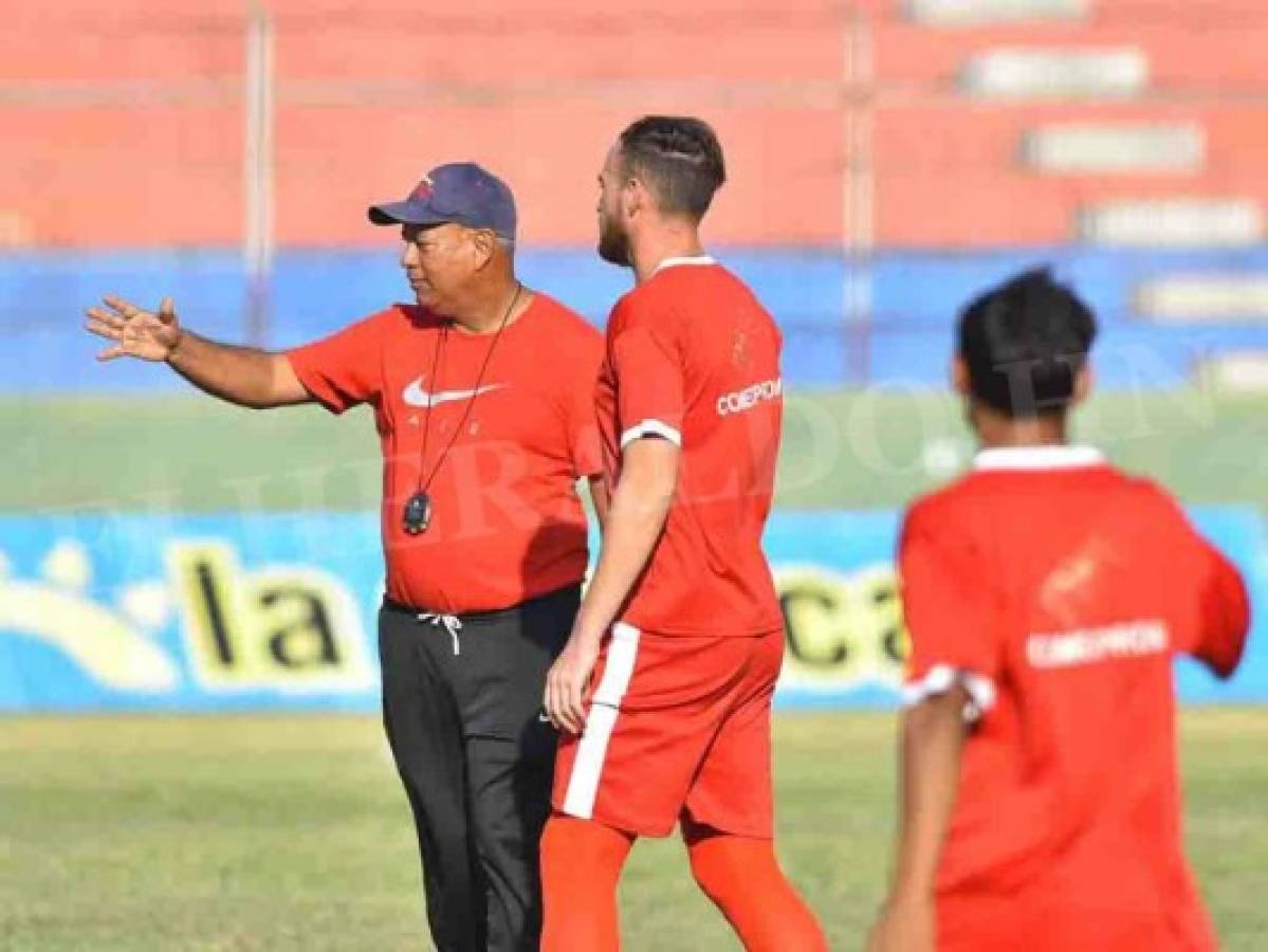 David Fúnez se presenta a pretemporada del Vida porque 'tiene contrato'