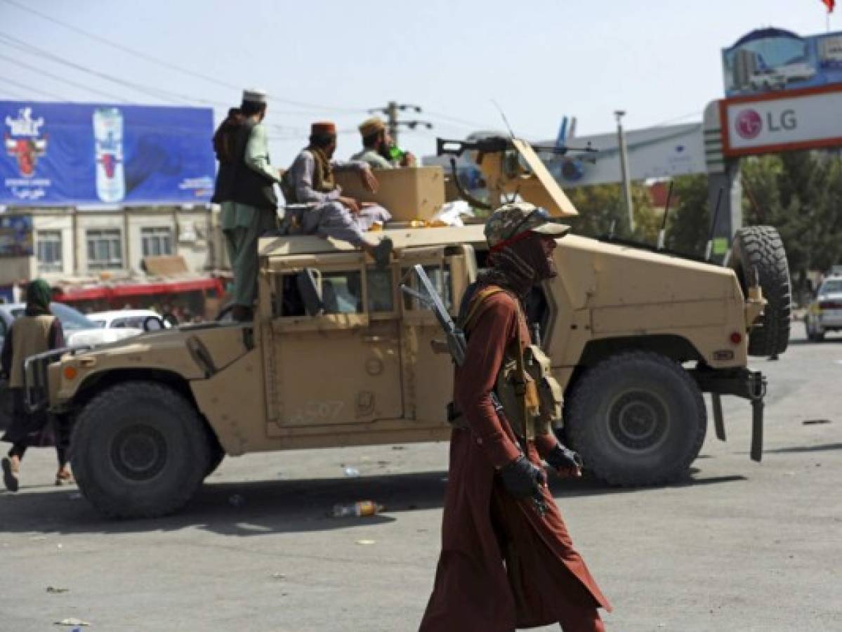 Dinero invertido en ejército afgano beneficia a talibanes