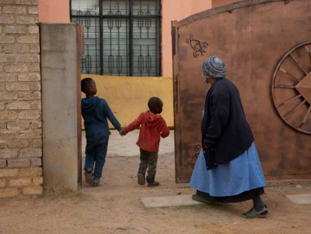 Misterio en Sudáfrica sobre si realmente mujer tuvo 10 hijos