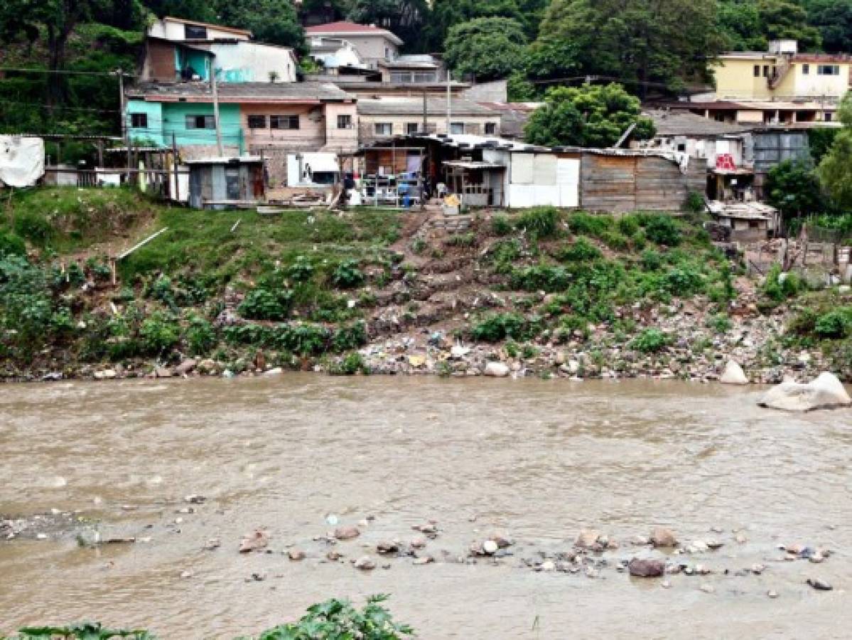 Unas 55 zonas están amenazadas por 17 ríos y quebradas de la capital