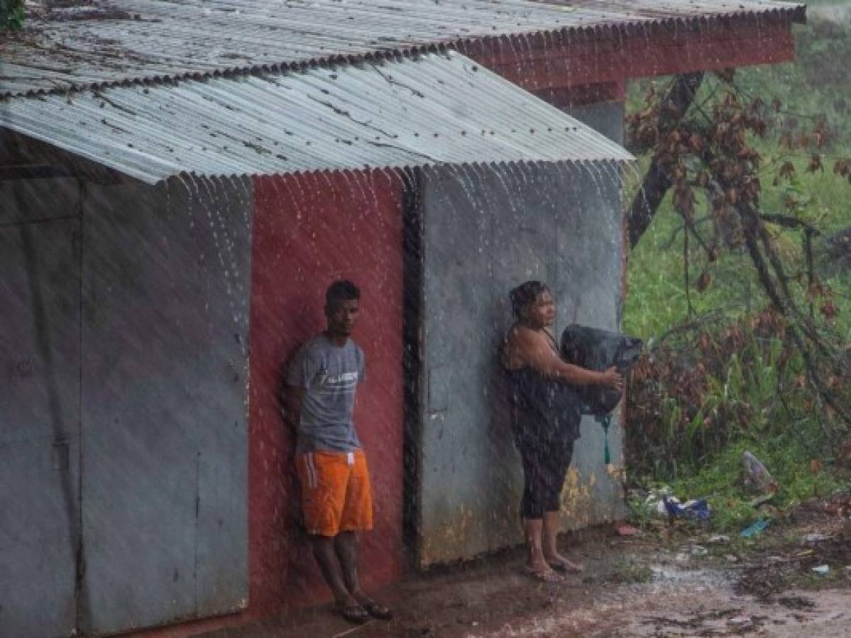 Iota llega a Nicaragua como huracán de máxima categoría