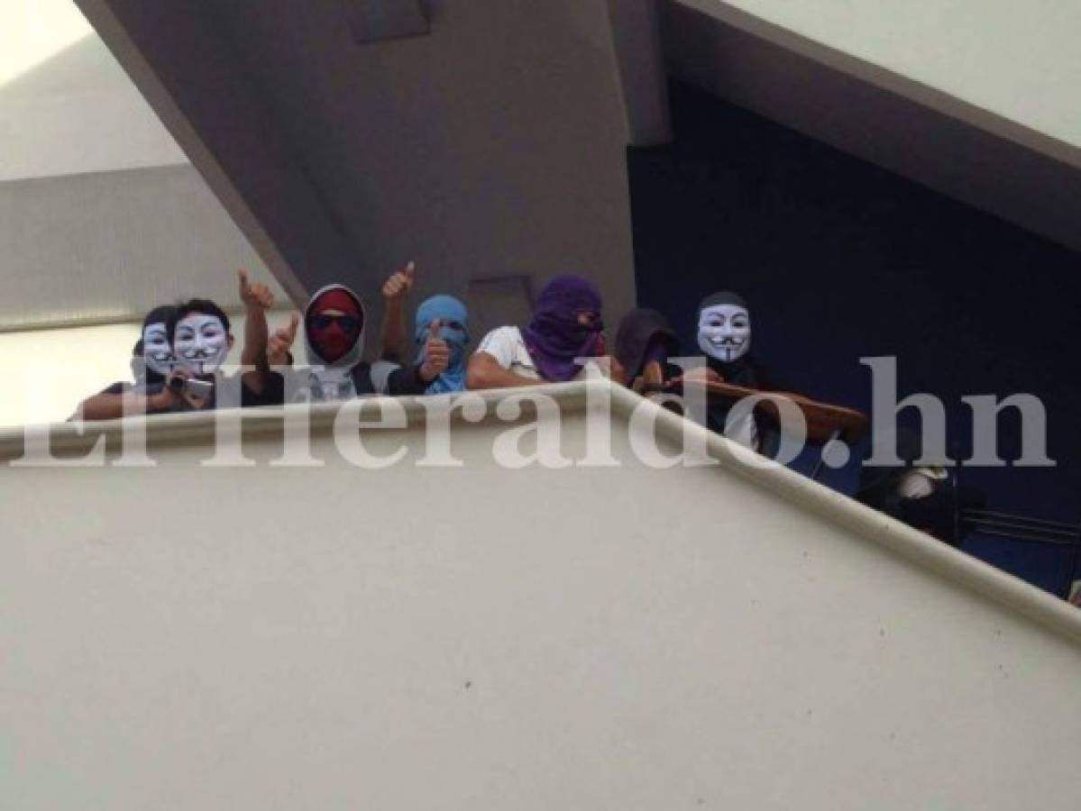 Estudiantes desalojaron pacíficamente la UNAH, luego de haberse violentado autonomía