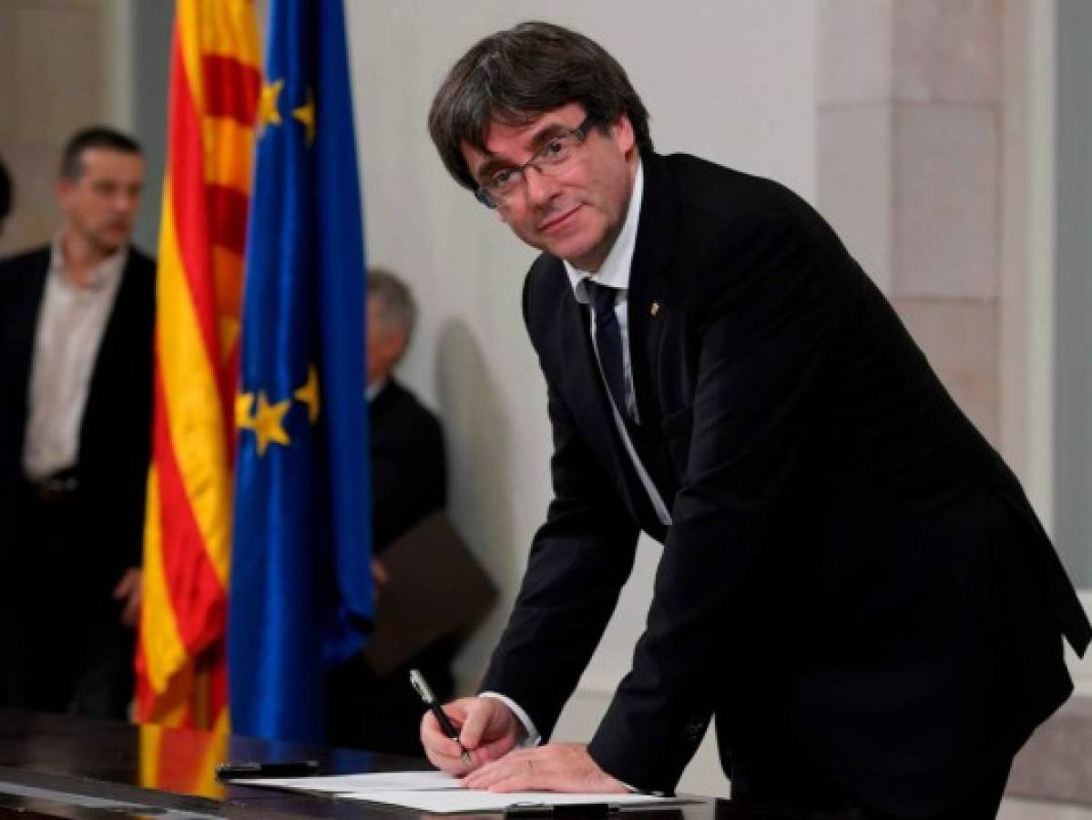 Madrid da una última oportunidad a Puigdemont para rectificar si declaró independencia