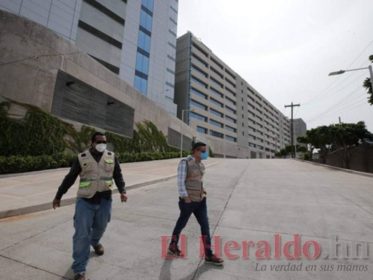 Inspeccionan Centro Cívico Gubernamental para acondicionarlo como centro de triaje