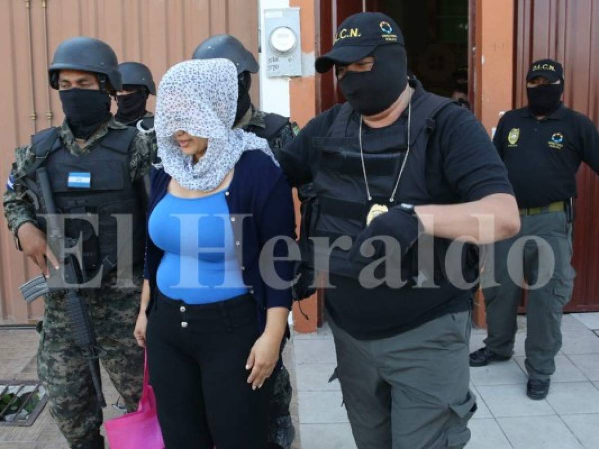 Capturan a mujer vinculada con banda del 'Gato Negro”