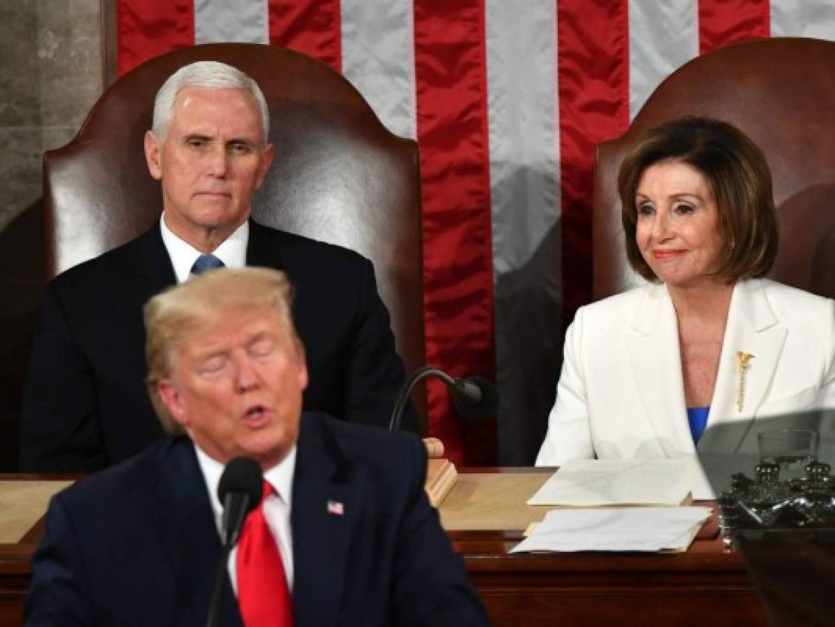 VIDEO: Donald Trump, serio, deja con la mano extendida a Nancy Pelosi