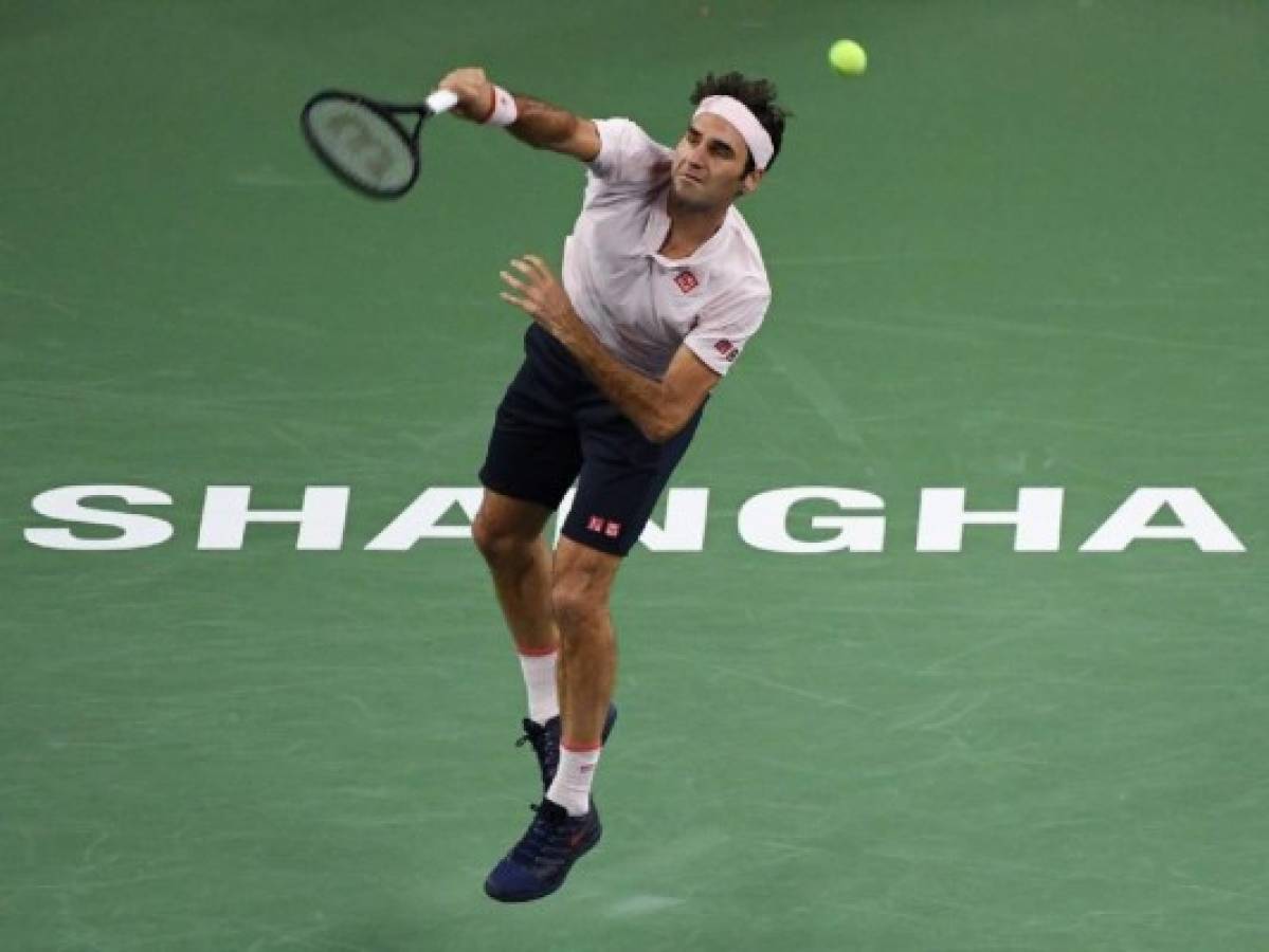 Coric tumba a Roger Federer en Shanghai y desafía a Djokovic