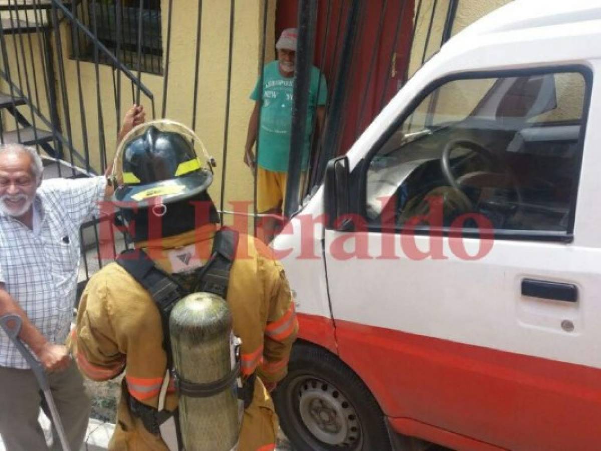 Carro repartidor de gas se estrella contra una vivienda en la capital