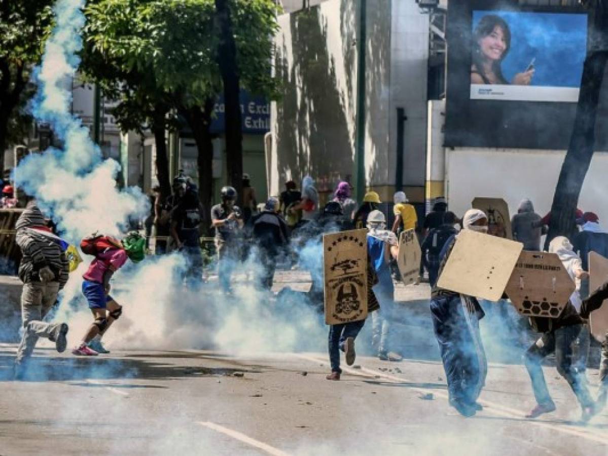 Oposición venezolana desafía votación de Constituyente llamando a tomar vías