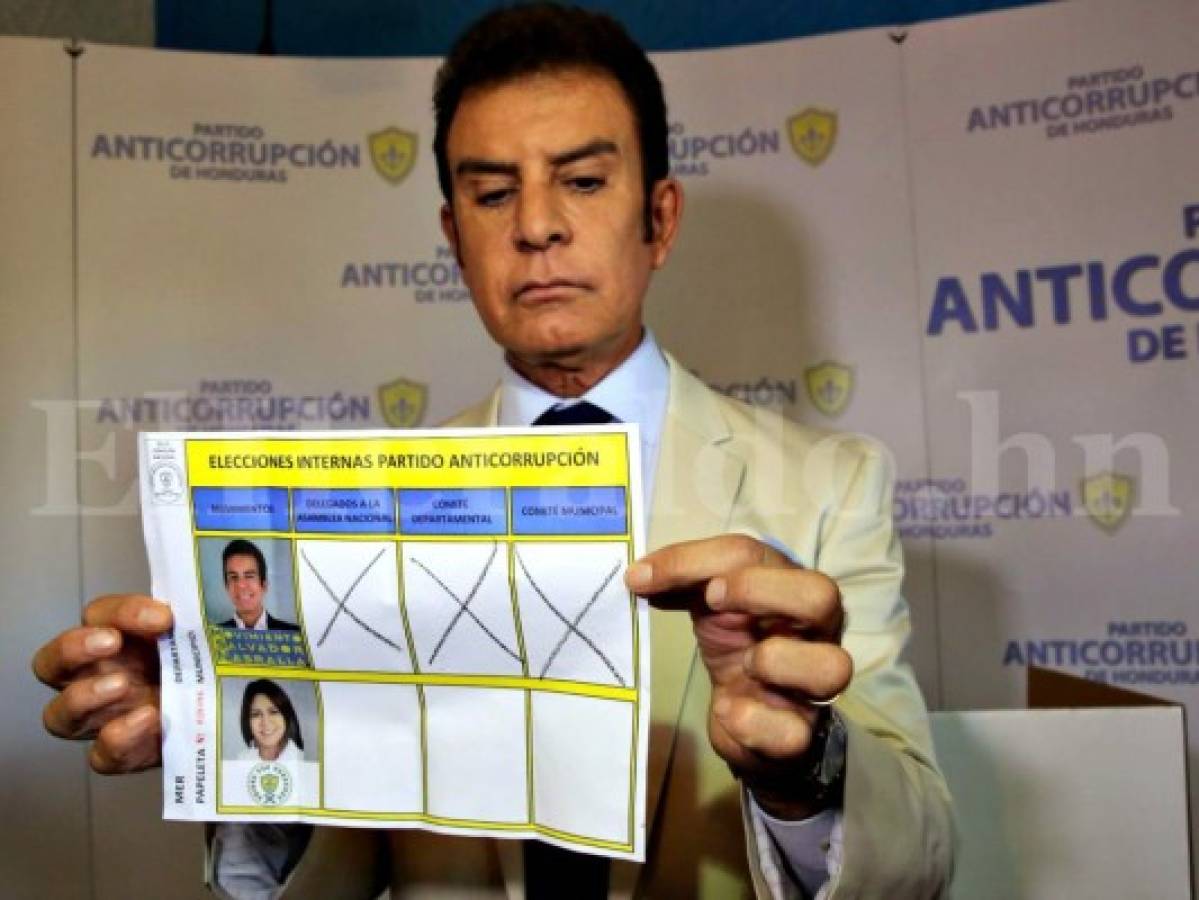 Salvador Nasralla ejerció el sufragio en elecciones internas del Pac