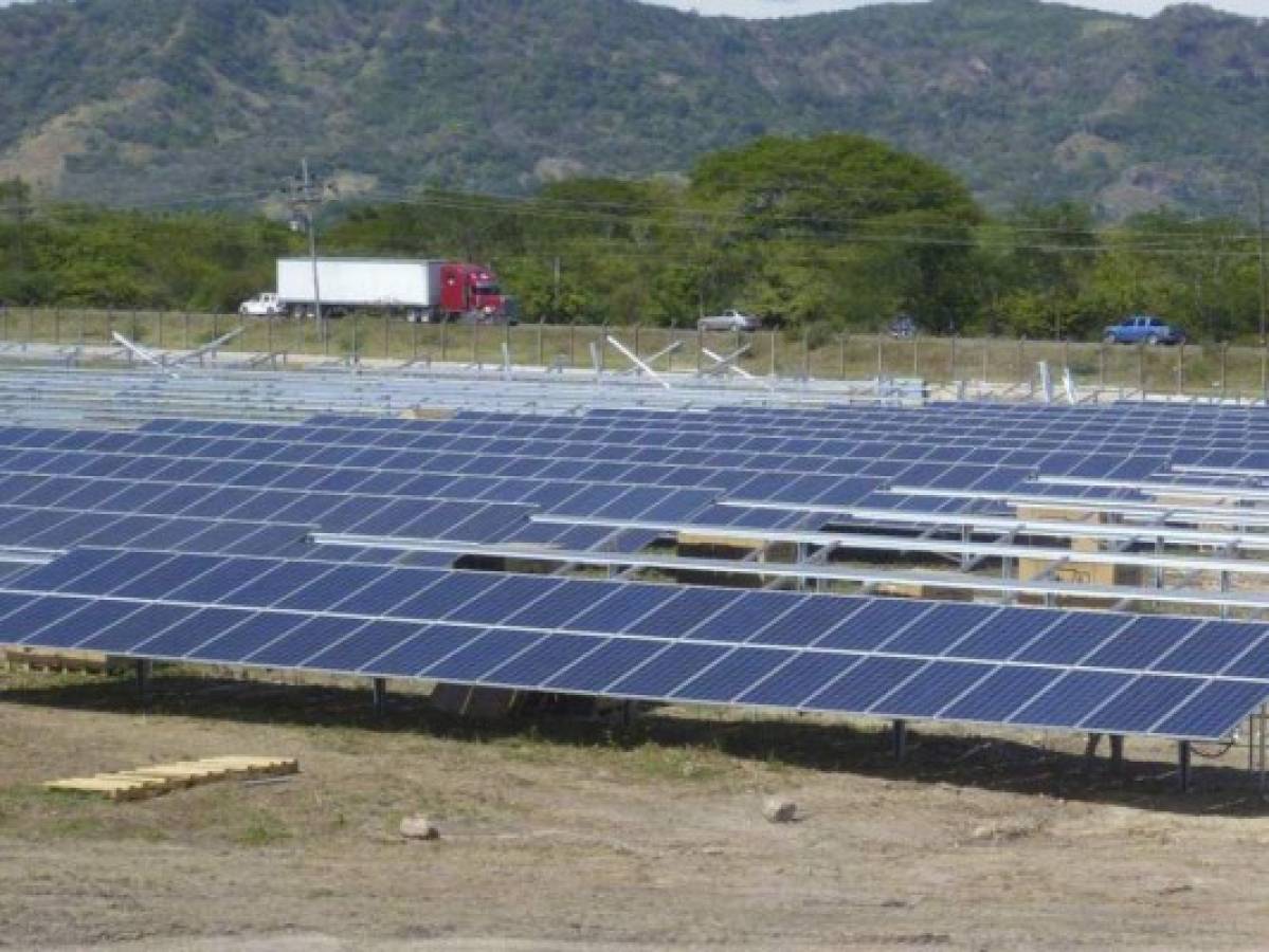 Mora de la ENEE con plantas solares es de 2,500 millones de lempiras