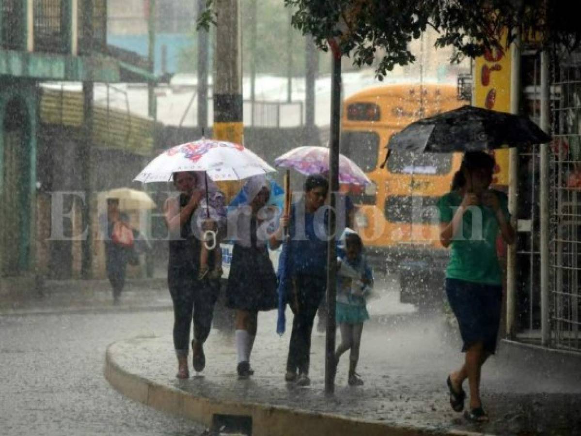 Lluvias con actividad eléctrica afectarán gran parte del territorio hondureño este viernes