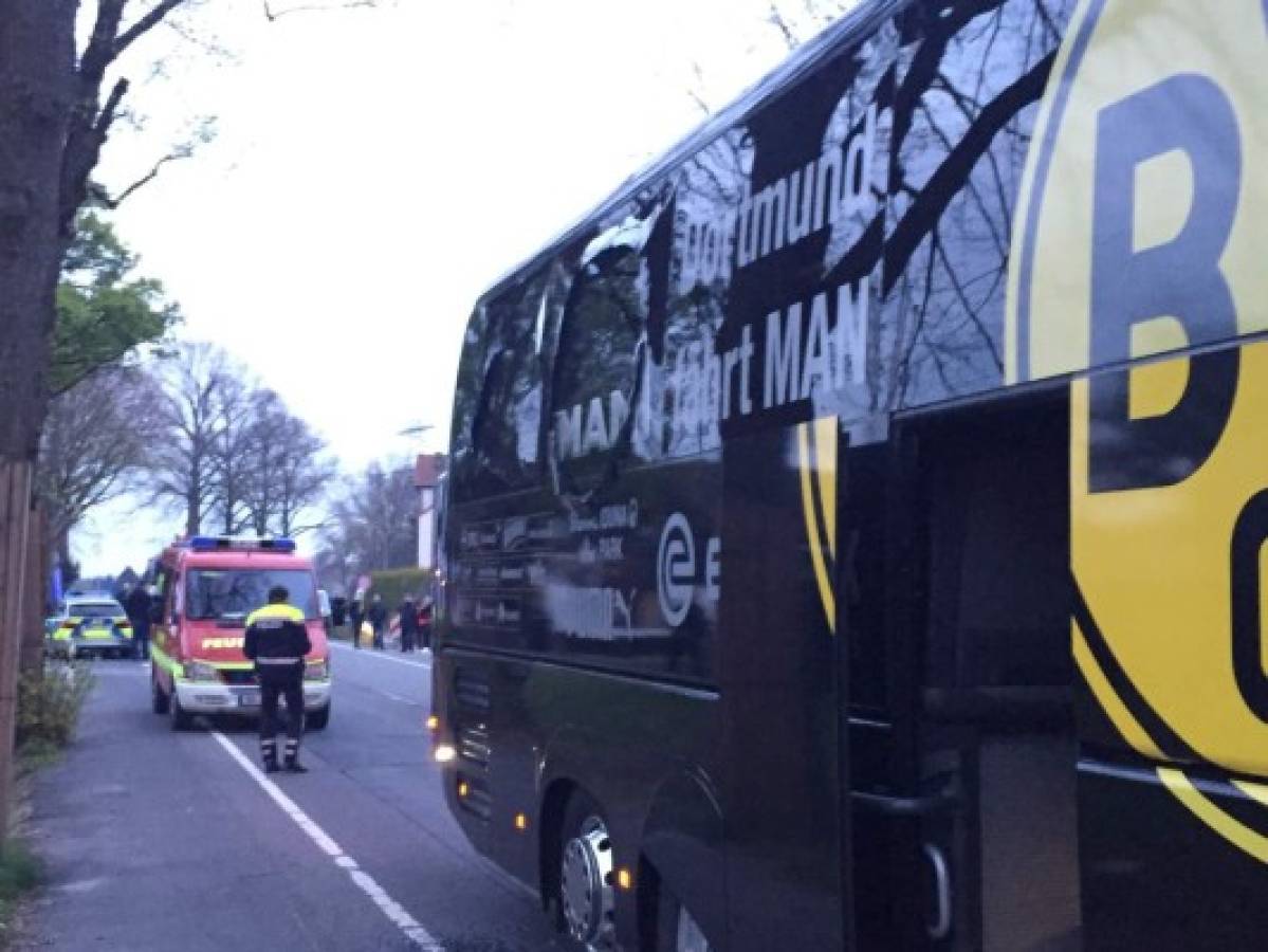 Atentado: Tres explosión sobre el autobús del Borussia Dortmund: un herido