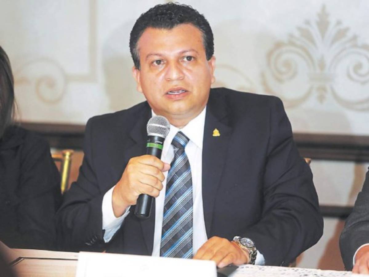 Poder Judicial suspende privilegios a Teodoro Bonilla