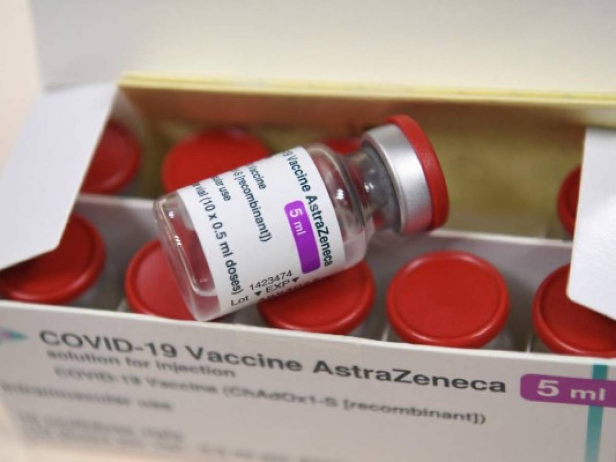 OMS aprueba de emergencia la vacuna de AstraZeneca
