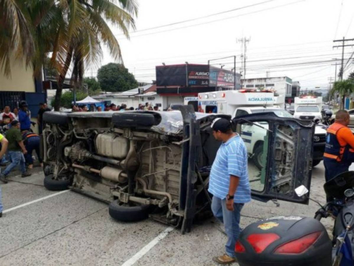 Al menos once personas resultan heridas en accidente de busito en San Pedro Sula