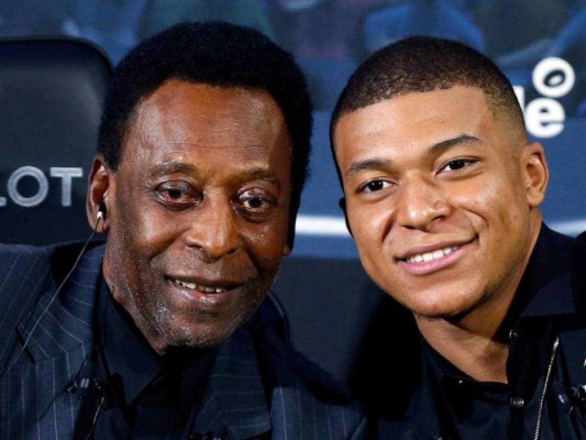 Hospitalizan a Pelé en París tras encuentro con Mbapppé por episodio de fiebre alta