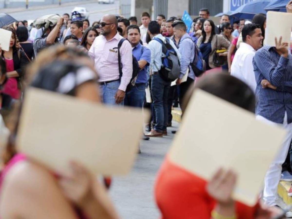 Ofrecen 1,500 plazas en ferias de empleo que se realizan este viernes