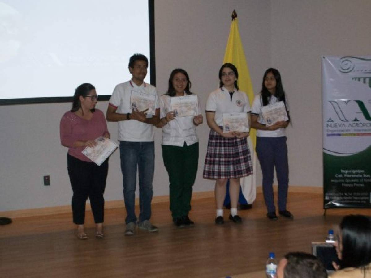 Concurso intercolegial de oratoria 'Quijotes para Honduras” finaliza con éxito
