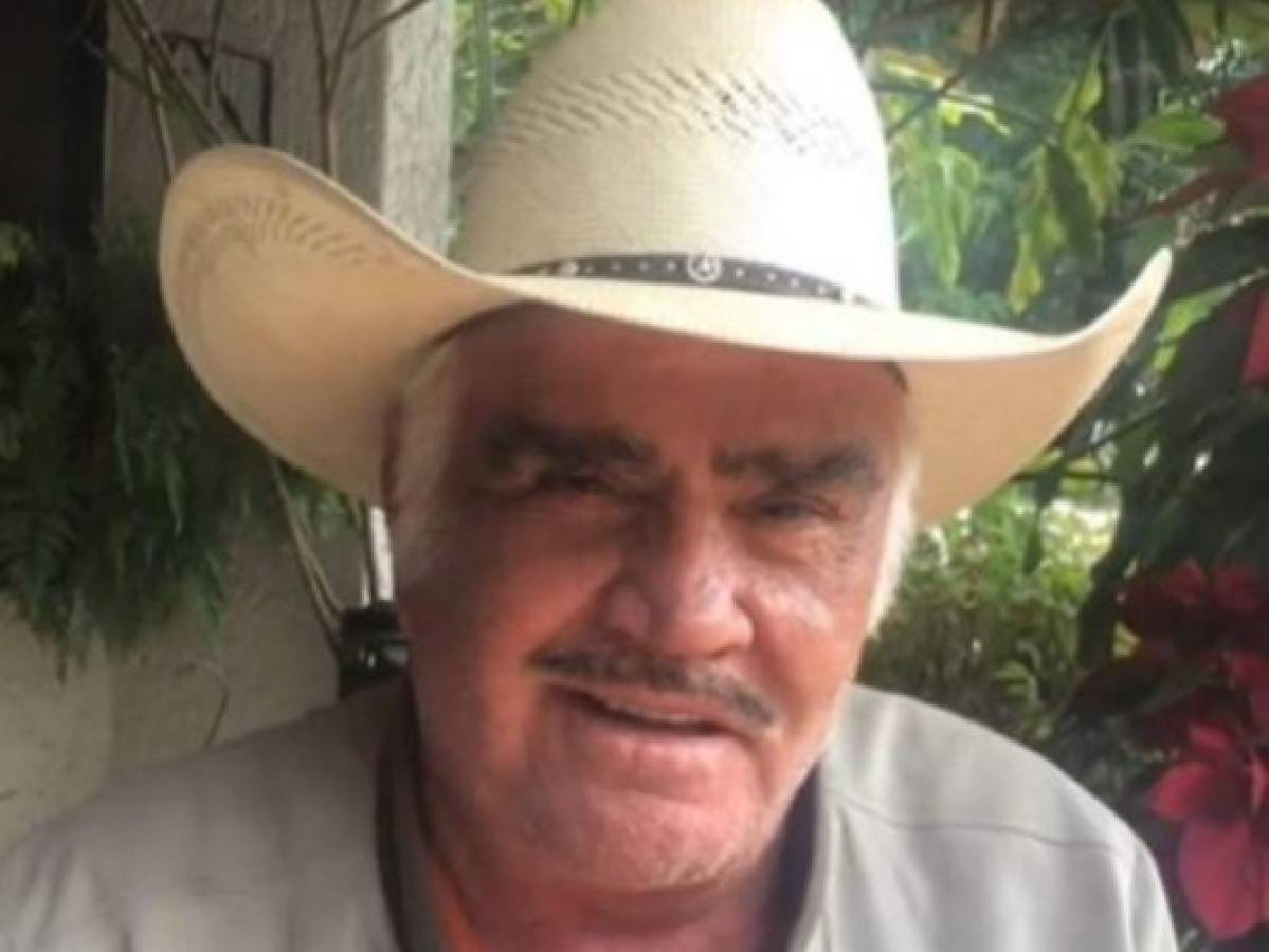 Vicente Fernández mantiene interacción constante con su familia, según reporte médico