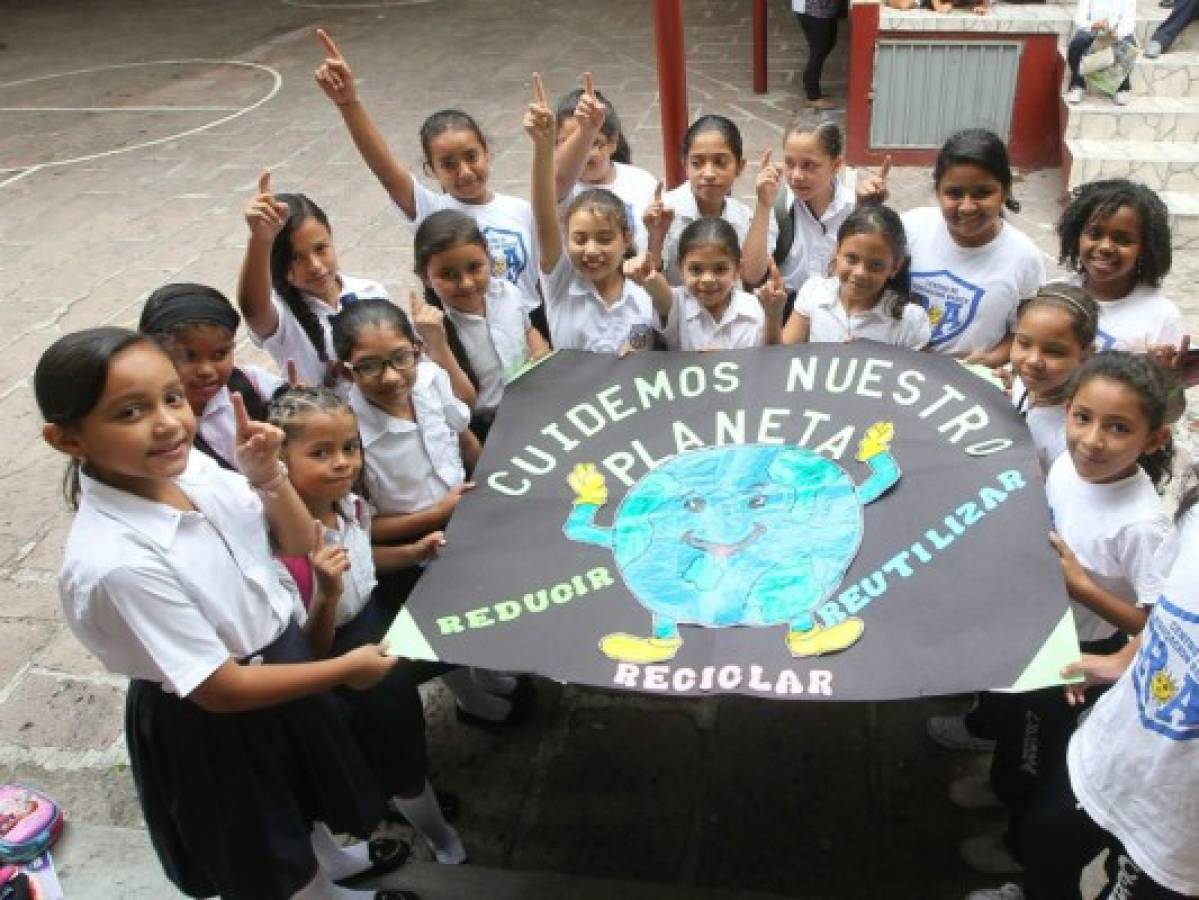 Niños aprenden sobre las tres R y el compostaje en la capital