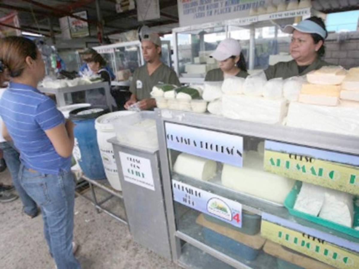 Leve rebaja de dos lempiras registrarán los huevos y el queso