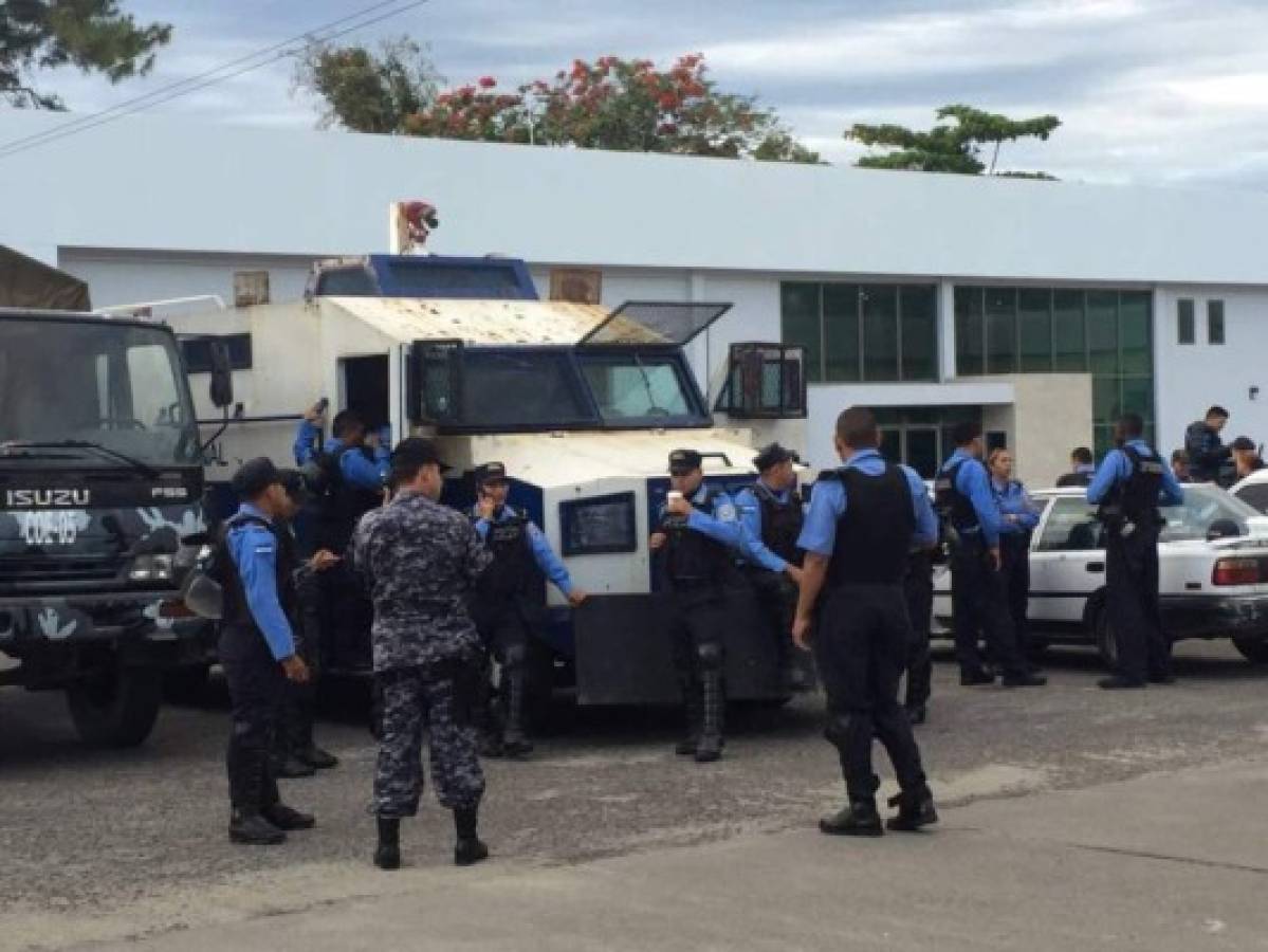 Honduras: Policía desaloja a estudiantes que mantenían tomada la UNAH-VS