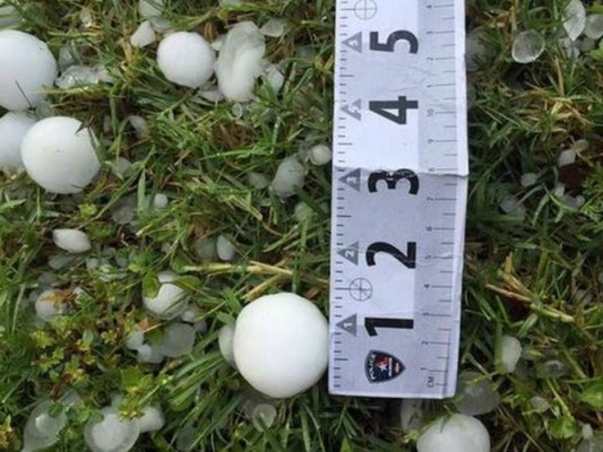 Texas: Enormes granizos causan daños por millones de dólares