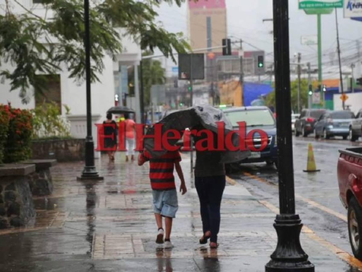 Pronostican lluvias en el territorio hondureño por el ingreso de una onda tropical