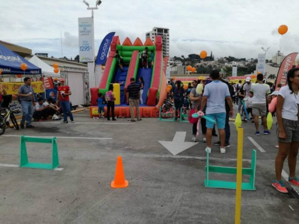 Diversión en medio de la competencia en la Vuelta Infantil de EL HERALDO  