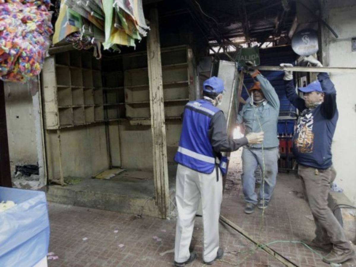 Comienzan a demoler los viejos puestos del mercado San Isidro de Comayagüela