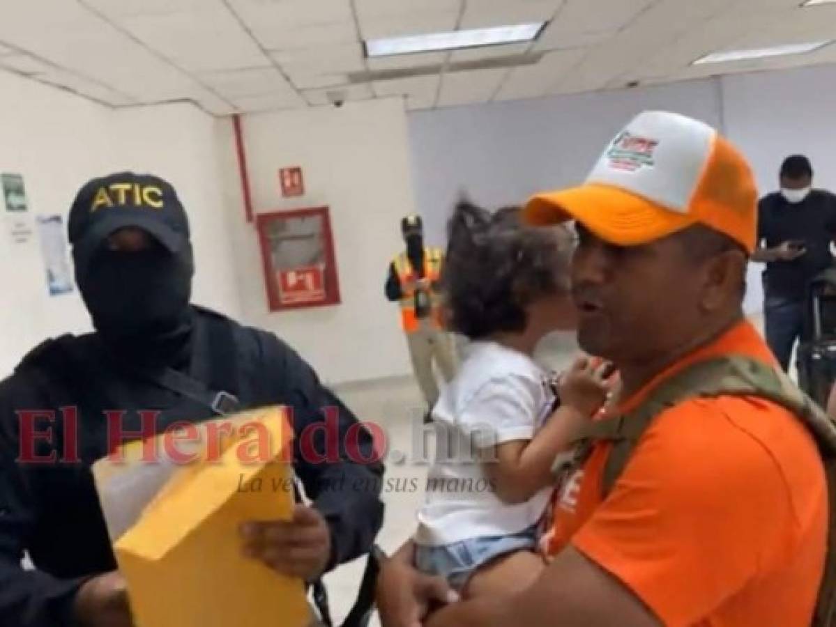 Capturan al capitán Santos Orellana y a su esposa por lavado de activos