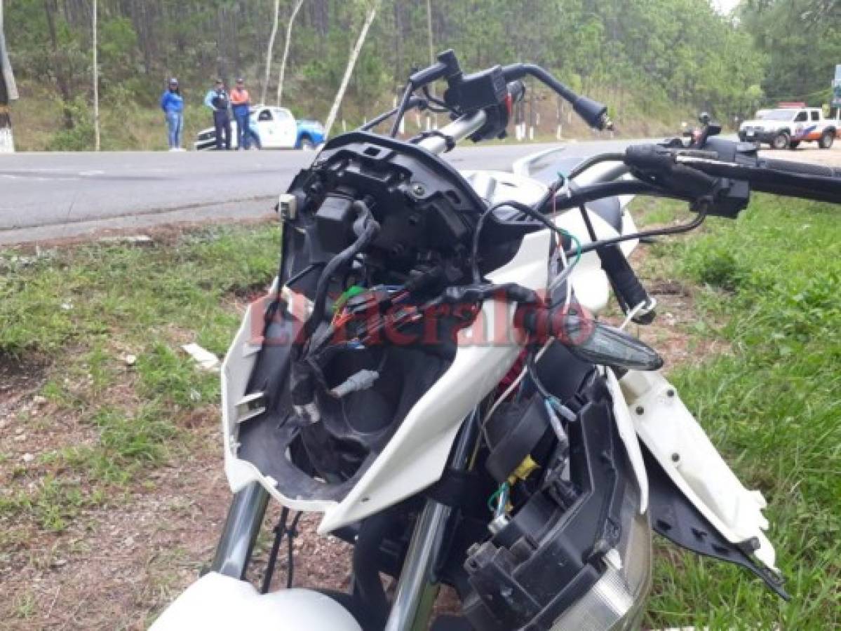 Un muerto y un herido deja choque entre dos motocicletas en la carretera hacia Valle de Ángeles