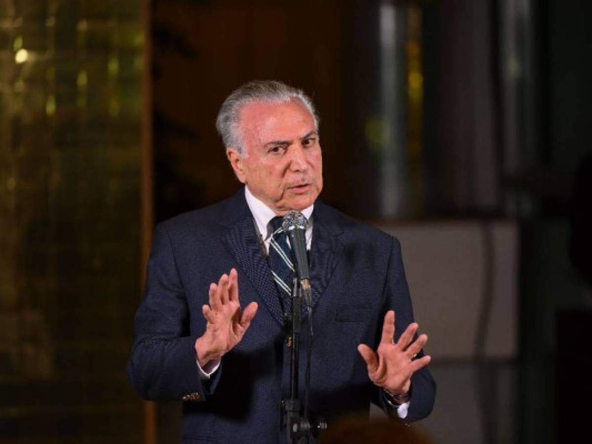 Michel Temer felicita a Jair Bolsonaro y dice que la transición empieza el lunes