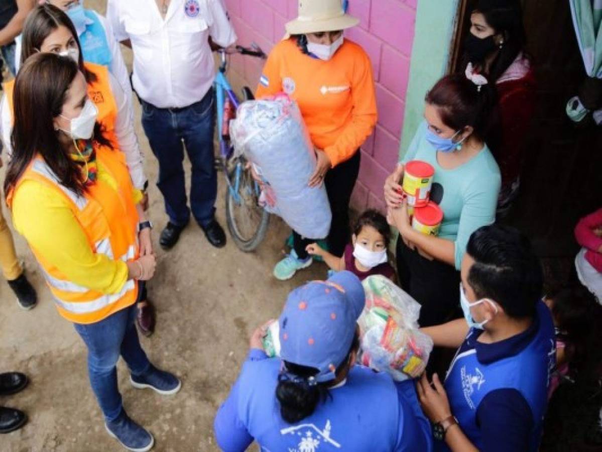 Gobierno entrega asistencia humanitaria en Intibucá y La Paz
