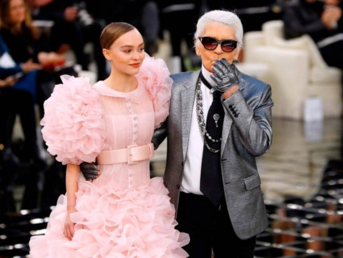 La vida de Karl Lagerfeld, diseñador de Chanel, resumida en fechas